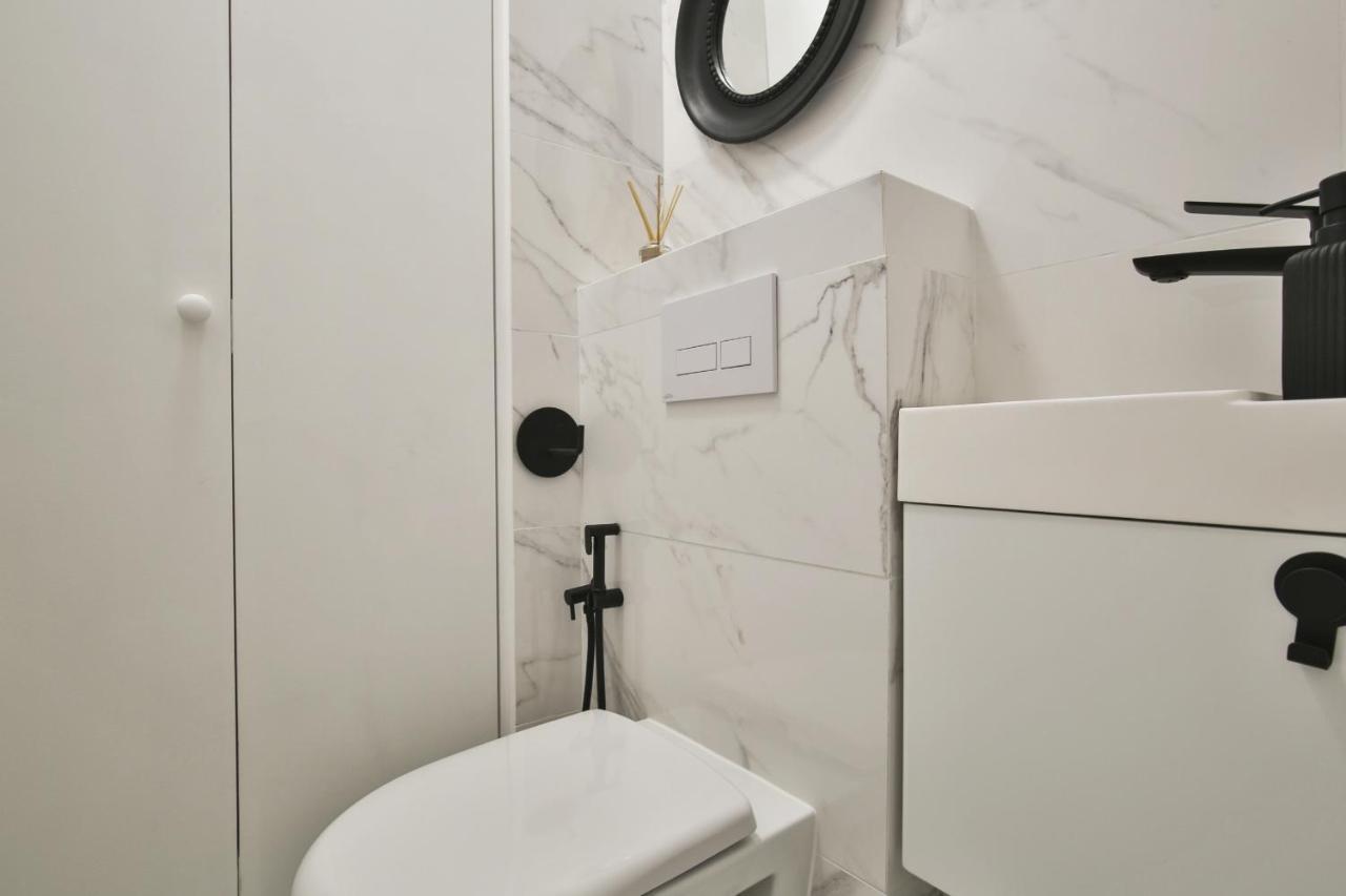 Sublime Appartement Vue Mer. Parking/Piscine/Clim Вильфранш-сюр-Мер Экстерьер фото